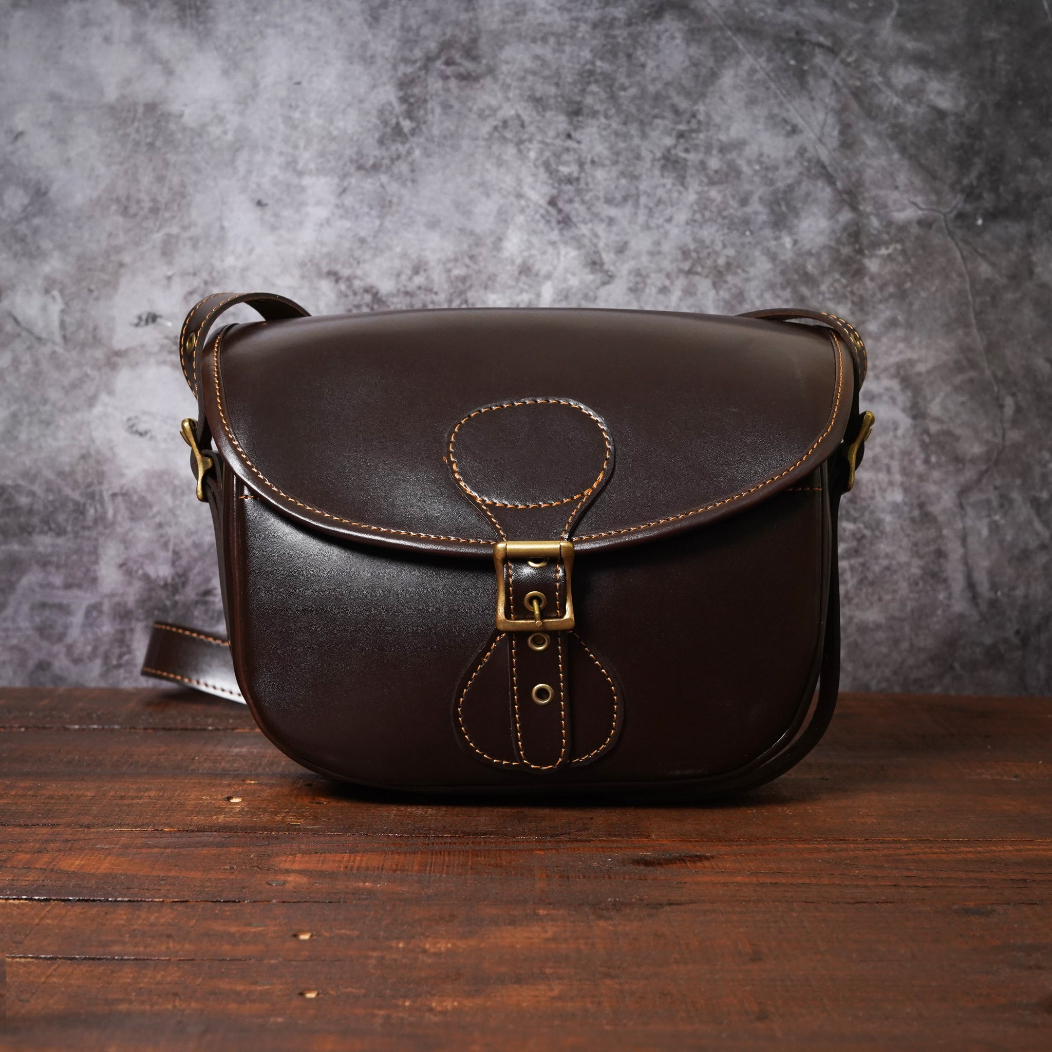 leather bag, leather cartridge bag, cartridge bag, shell holder, shooting shell holder, leather shell bag, leather pouch