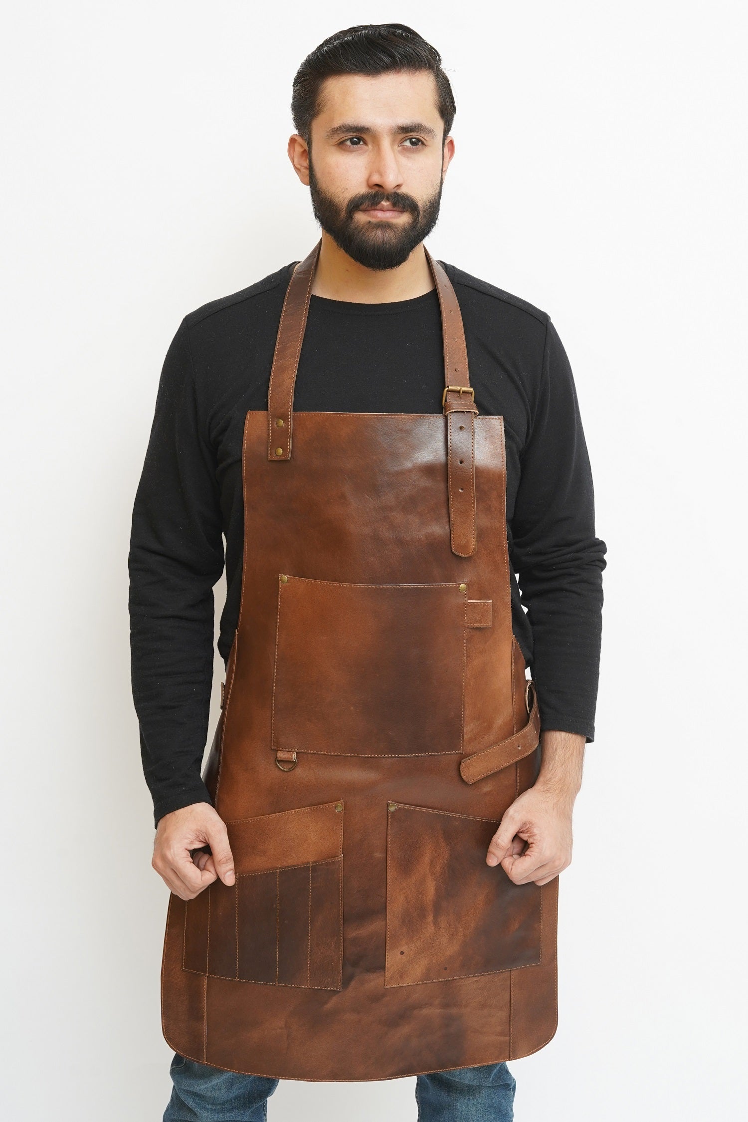 brown leather apron woodworking, woodworkers leather apron​, best leather woodworking apron​, best apron for woodworking​, best woodworking apron, shop aprons for woodworkers