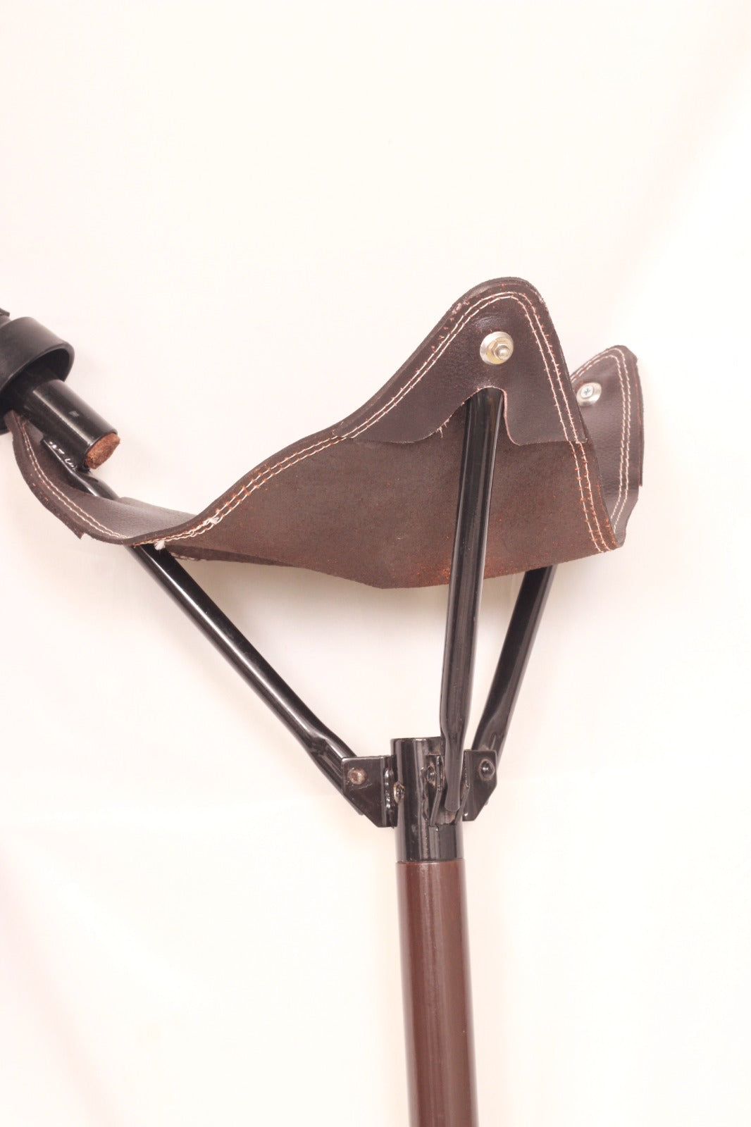 leather camping stool, leather stool, shooting stick, hunting stick, leather shooting stick