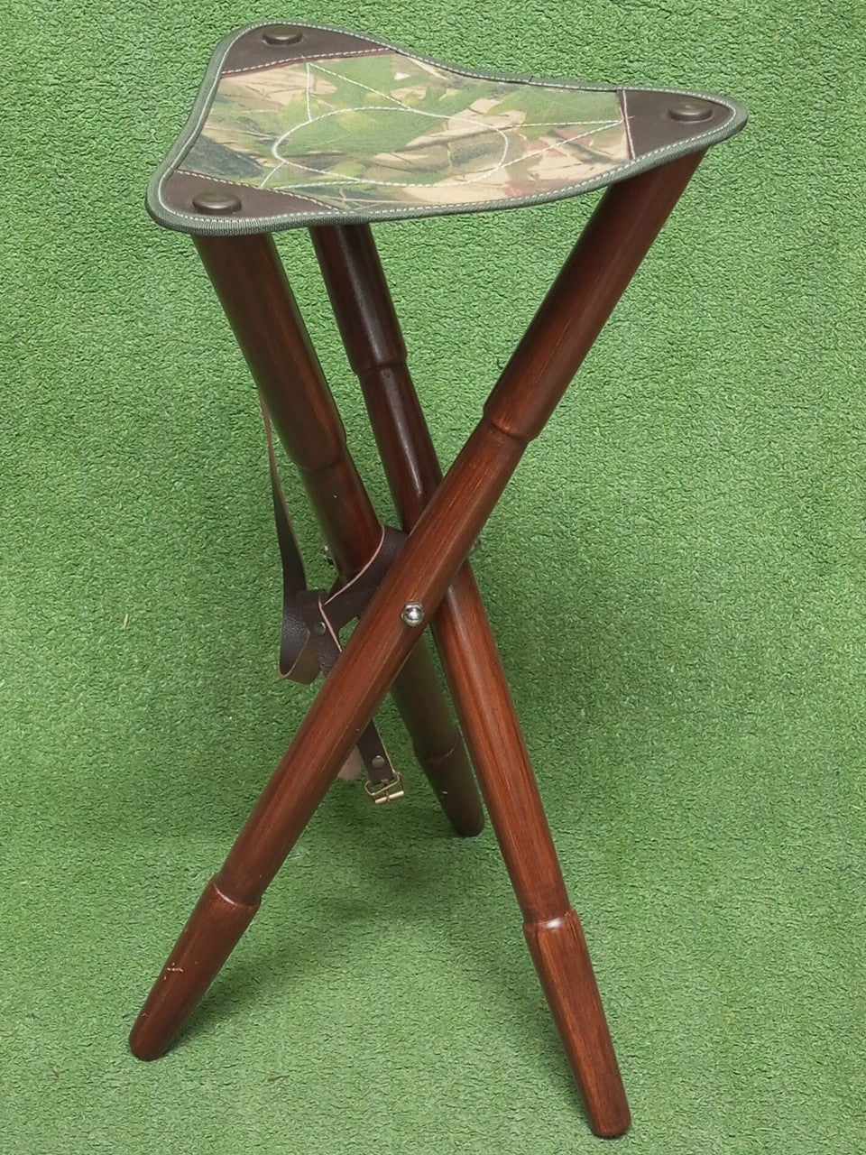 leather camping stool, leather stool, shooting stick, hunting stick, leather shooting stick, tripod camping stool