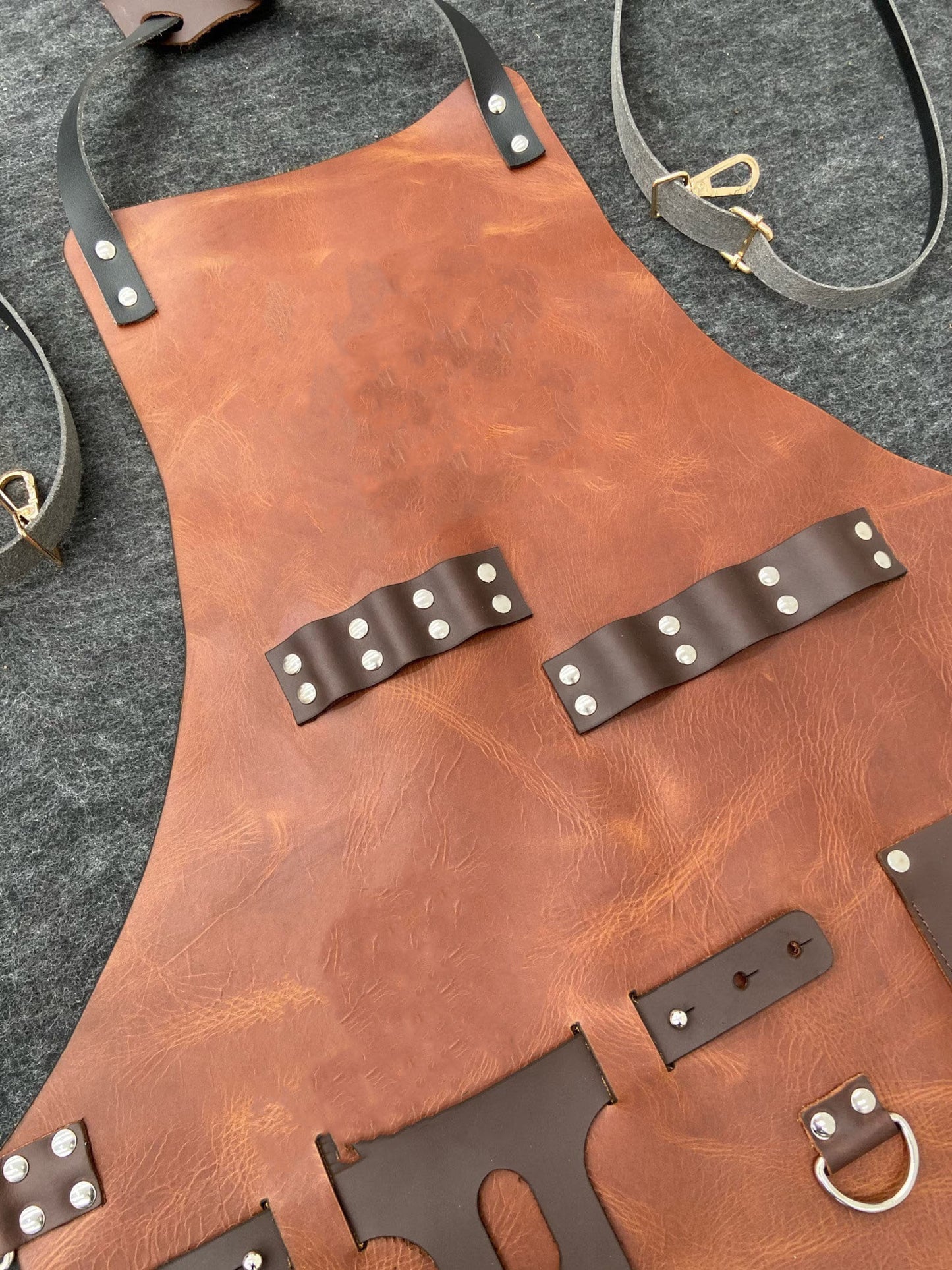 bartender leather apron, leather bartender apron, leather apron for bartender